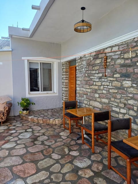 Day, Balcony/Terrace, Seating area, Dining area