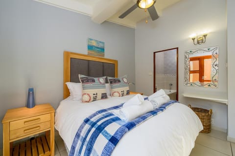 Bedroom, wardrobe
