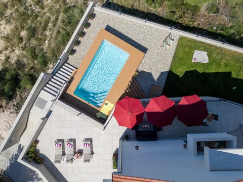 Property building, Patio, Day, Natural landscape, Bird's eye view, Balcony/Terrace, Pool view, Swimming pool, sunbed