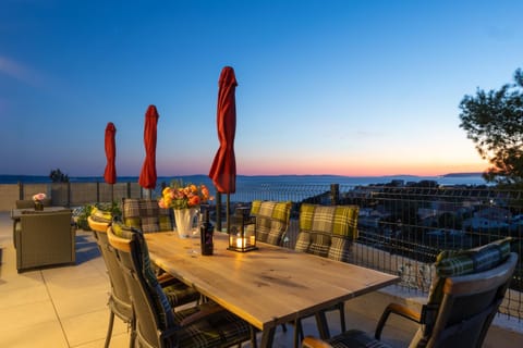 Patio, Natural landscape, View (from property/room), Balcony/Terrace, Seating area, Dining area, Sea view, Sunset