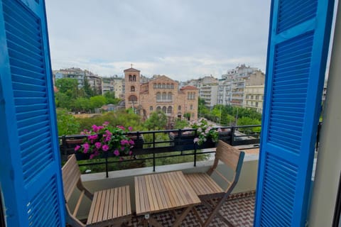 View (from property/room), Balcony/Terrace, City view