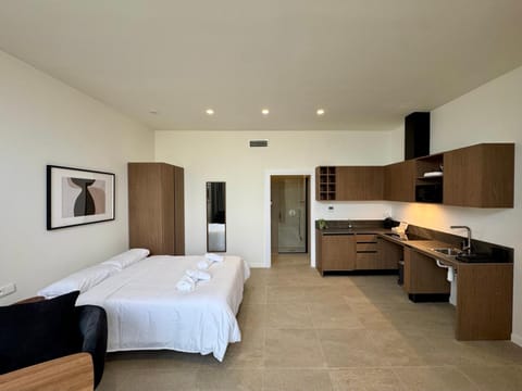 Bed, Kitchen or kitchenette, Photo of the whole room, Bedroom