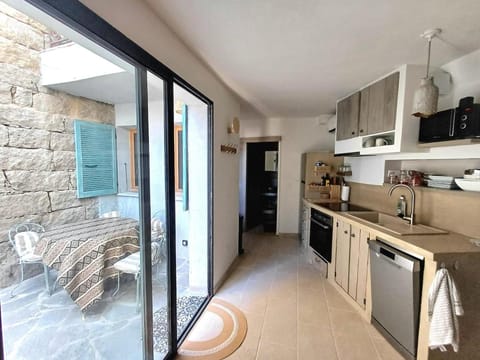 Centre village, appartement en RDC Apartment in Porto-Vecchio