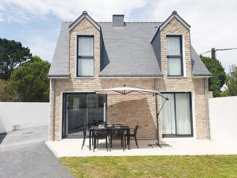 Property building, Facade/entrance, Off site