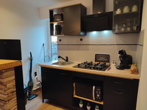Coffee/tea facilities, minibar, oven, toaster