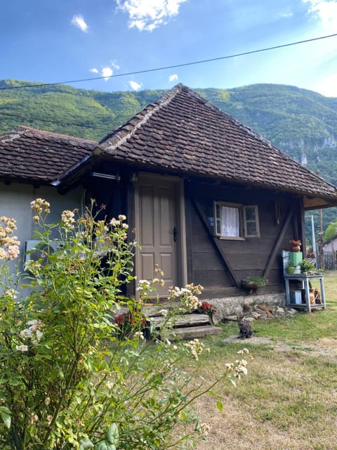 Etno vajati Perućac House in Zlatibor District, Serbia
