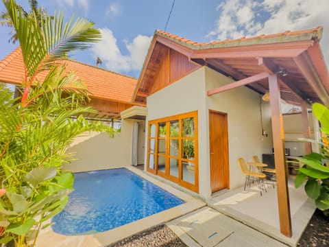 Property building, Day, Pool view, Swimming pool