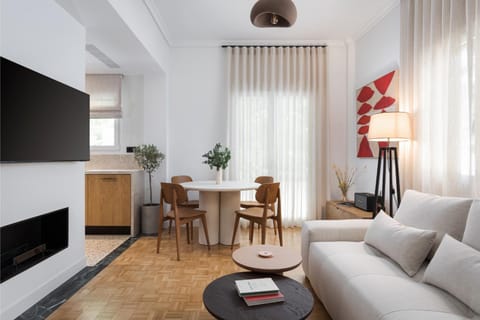TV and multimedia, Living room, Seating area