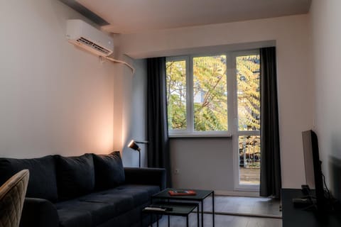 Living room, Garden view