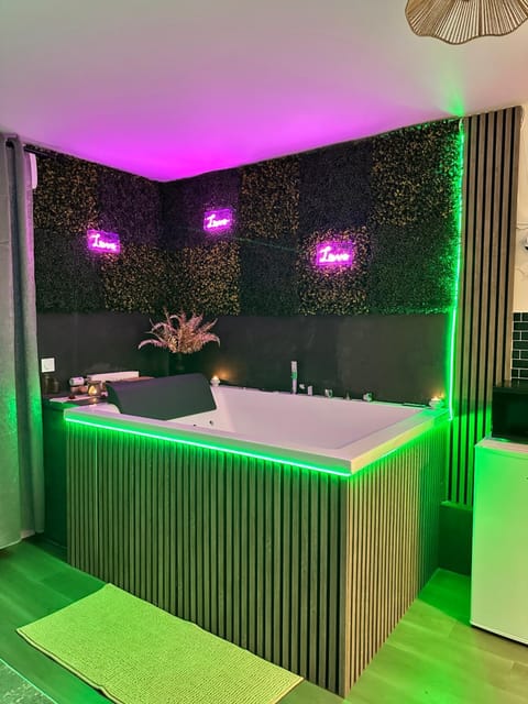 Love Room Trappes Apartment in Île-de-France