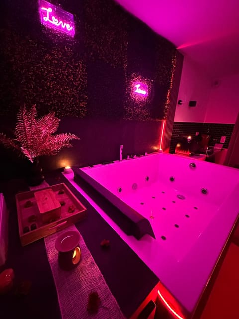 Love Room Trappes Apartment in Île-de-France