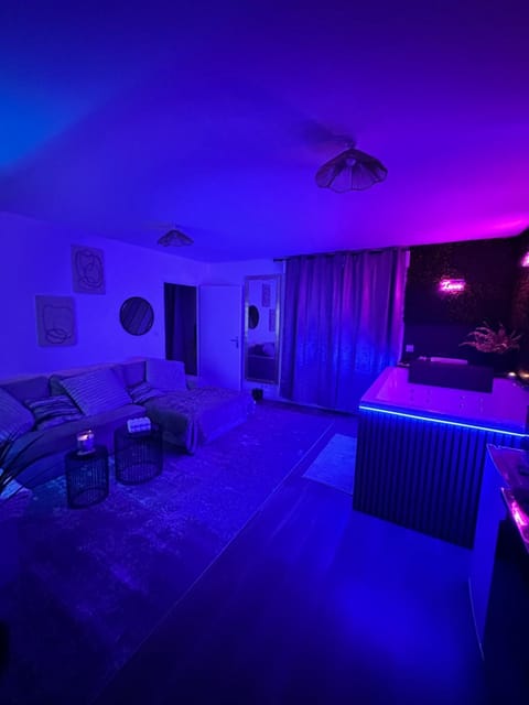 Love Room Trappes Apartment in Île-de-France