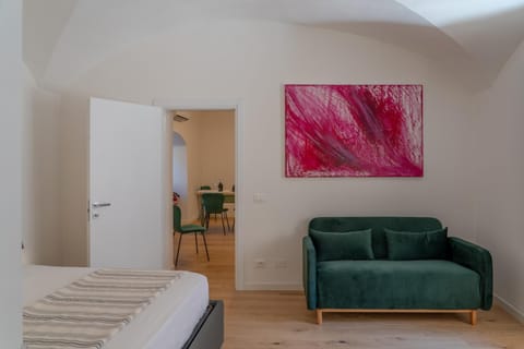 Bed, Living room, Photo of the whole room, Bedroom