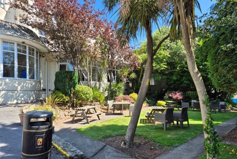 Property building, Seating area