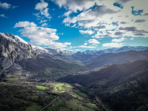 Bird's eye view, Location