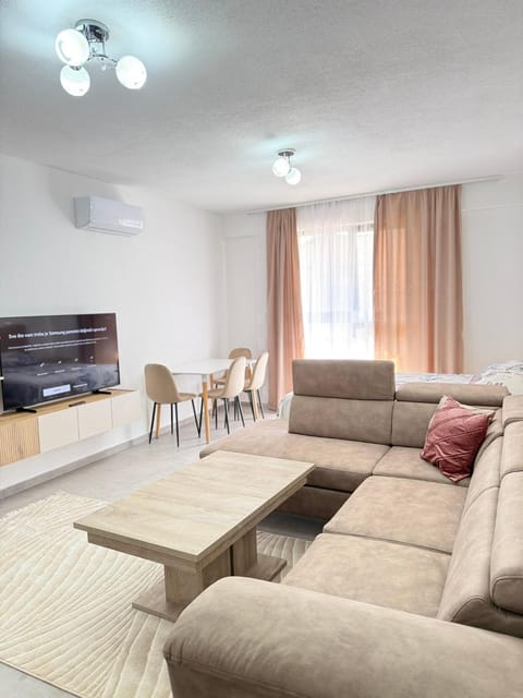 TV and multimedia, Living room, Dining area
