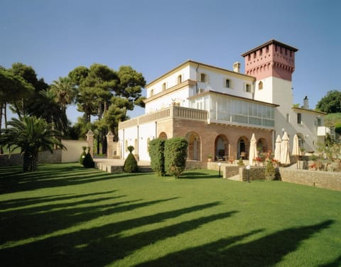Property building, Day, Other, Garden view, Landmark view