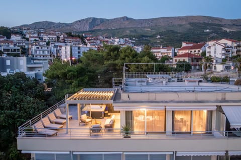 Property building, Natural landscape, View (from property/room), Balcony/Terrace, City view, Mountain view