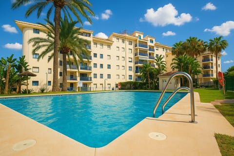 Property building, Swimming pool, Swimming pool