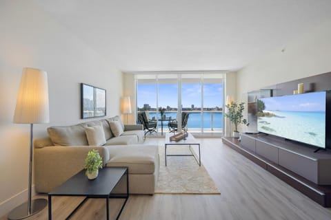 Golden Bay 504 House in Sunny Isles Beach