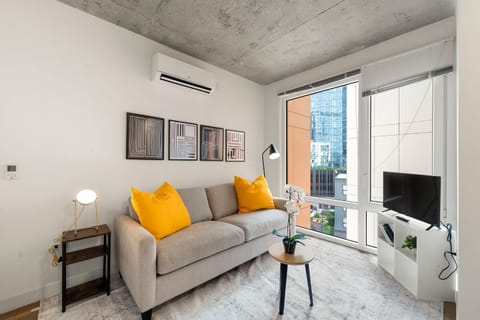 TV and multimedia, Living room, Seating area, air conditioner