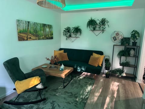 Living room, Seating area
