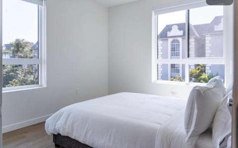 Luxury 2 Bedroom Residence With Fitness and Outdoor Pool Apartment hotel in West Hollywood