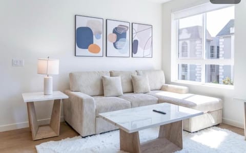 Luxury 2 Bedroom Residence With Fitness and Outdoor Pool Apartment hotel in West Hollywood