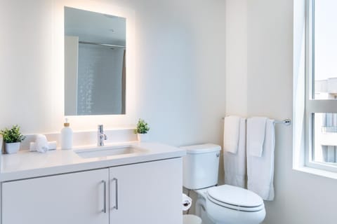 Luxury 2 Bedroom Residence With Fitness and Outdoor Pool Apartment hotel in West Hollywood