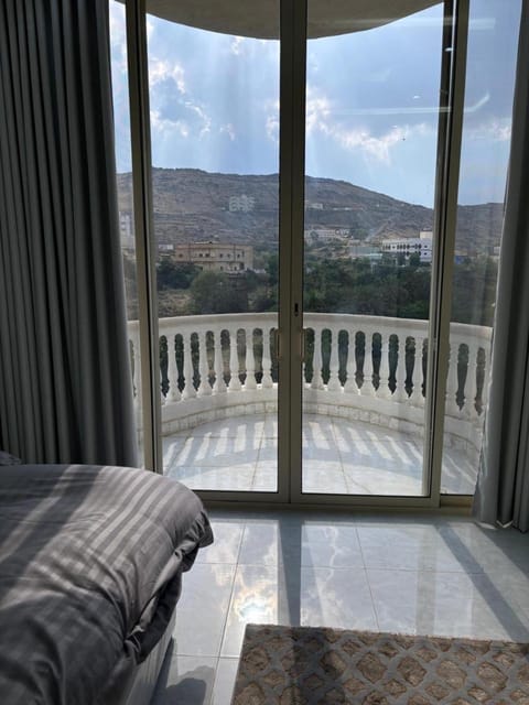 Bed, Natural landscape, View (from property/room), Balcony/Terrace, Bedroom, Mountain view
