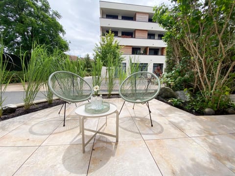 Balcony/Terrace, Guests