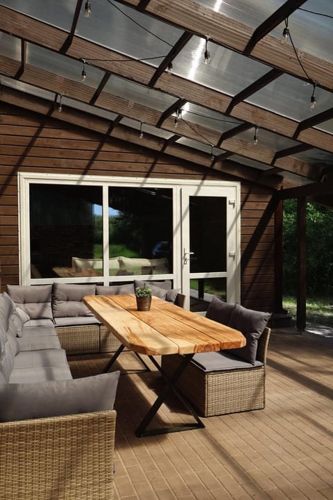 Patio, Seating area