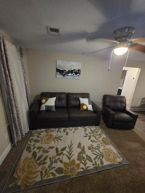 Sooner's Retreat House in Phenix City