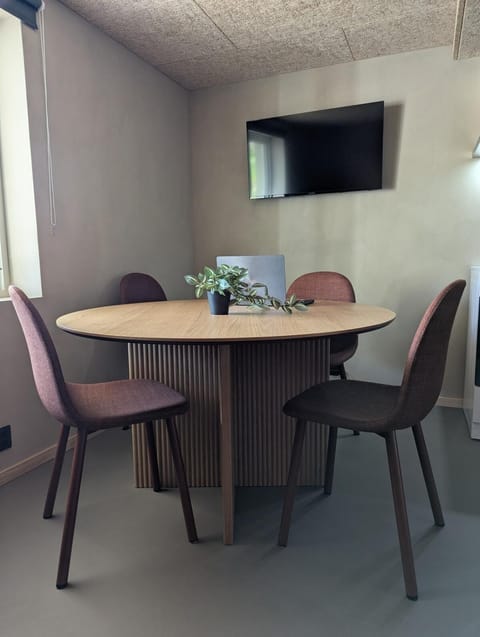 TV and multimedia, Dining area