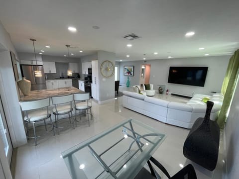 Living room, Dining area