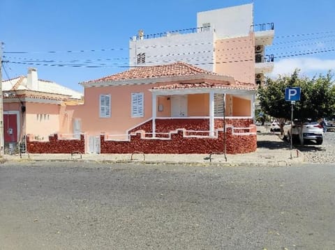 Neighbourhood, Street view