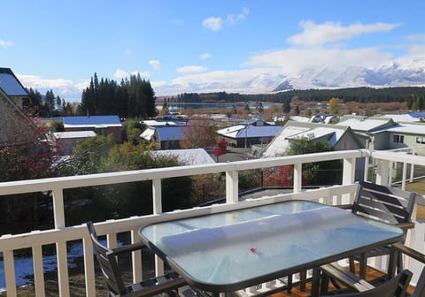 Day, Natural landscape, Winter, View (from property/room), Balcony/Terrace, Lake view, Mountain view