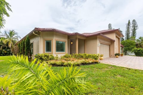 Property building, Day, Garden