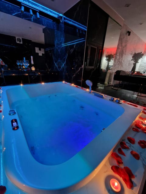 Jacuzzi przy Plaży - Apartament Kołobrzeg Apartment in West Pomeranian Voivodeship, Poland