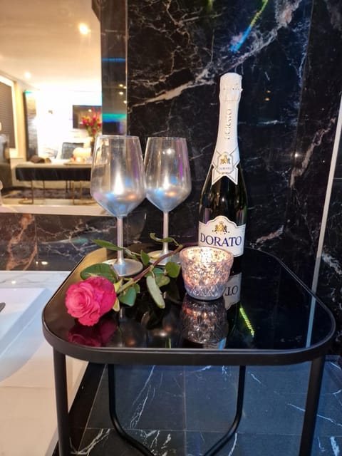 Jacuzzi przy Plaży - Apartament Kołobrzeg Apartment in West Pomeranian Voivodeship, Poland