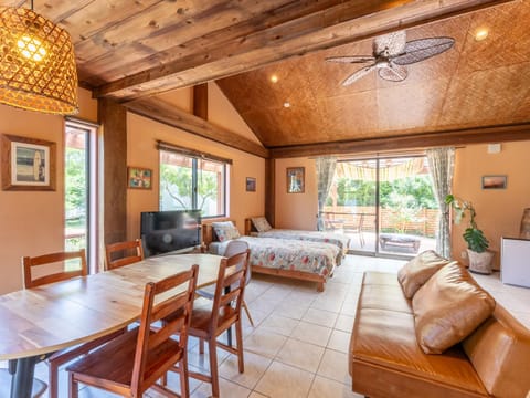 TV and multimedia, Living room, Dining area