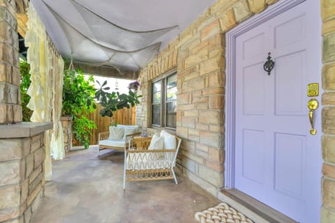 Casa Alaïa West Brickell Sleeps 20 Pool&Spa Villa in Coral Gables