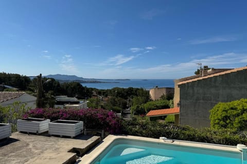 Les Flots Bleus - Maison piscine avec vue mer House in French Riviera