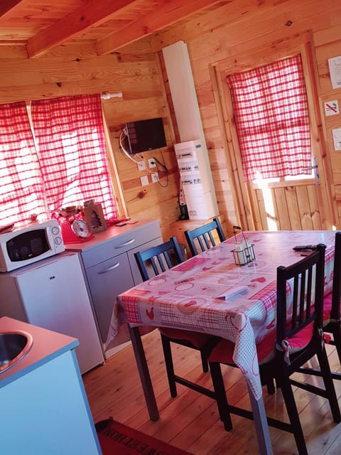 Chalet chaleureux - Herisson Chalet in Jura