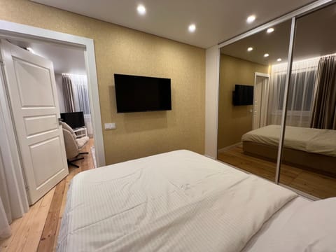 Bed, Evening entertainment, Bedroom