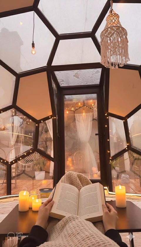 Elegant Retreat- Sleep 10-Boho Dome Lounge-Hot Tub-Games-Golf-Serene Getaway House in Elk Grove