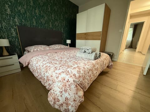 Liberte-Apartment with parking Apartment in Tours