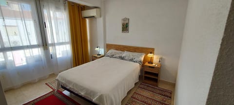 Bed, Bedroom, air conditioner