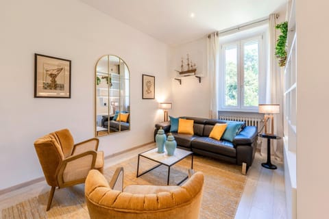 Living room, Seating area, heating