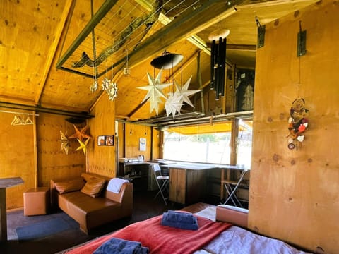 Photo of the whole room, Seating area